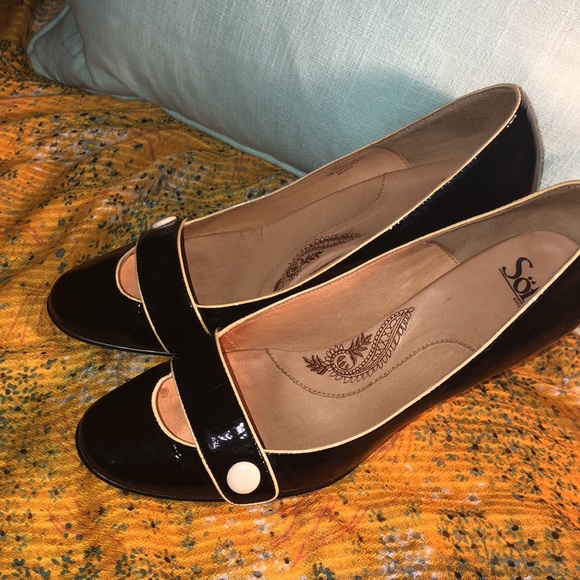 Sofft Patent Leather Pumps - Picture 7 of 9